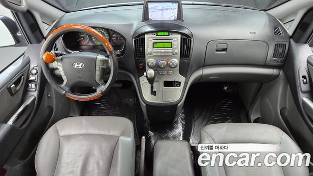 Hyundai Starex — interior