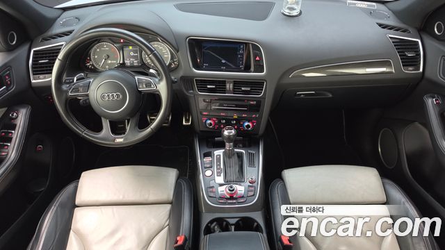Audi SQ5 — interior