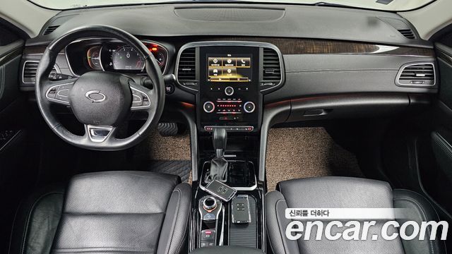 Renault Korea SM6 — interior