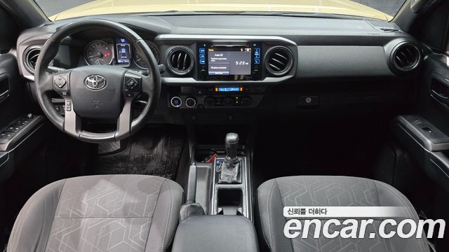 Toyota Tacoma — interior