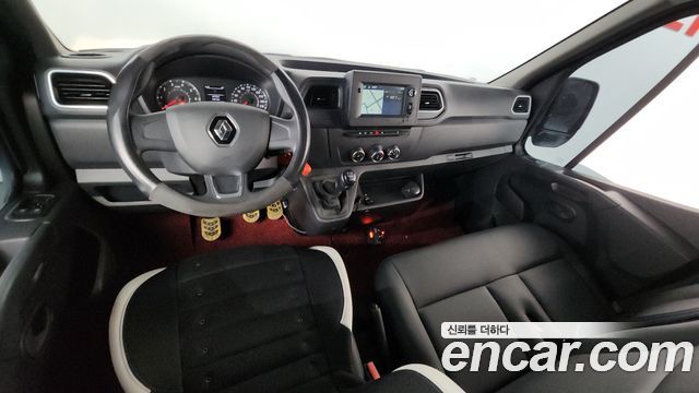 Renault Korea Master — interior