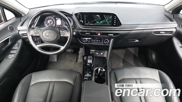 Hyundai Sonata — interior