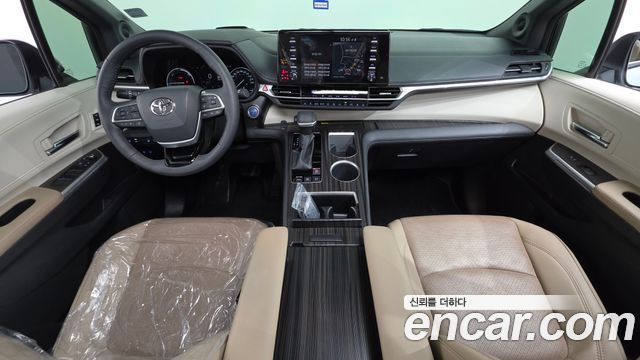 Toyota Sienna — interior