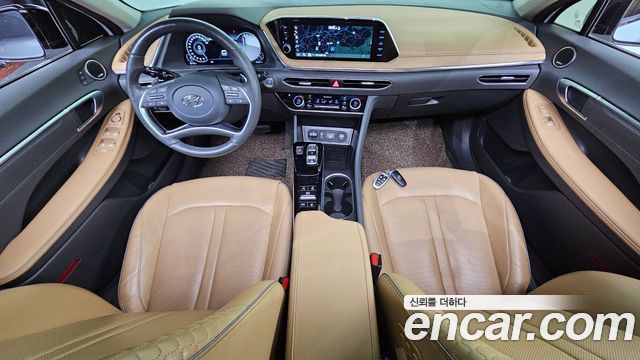 Hyundai Sonata — interior