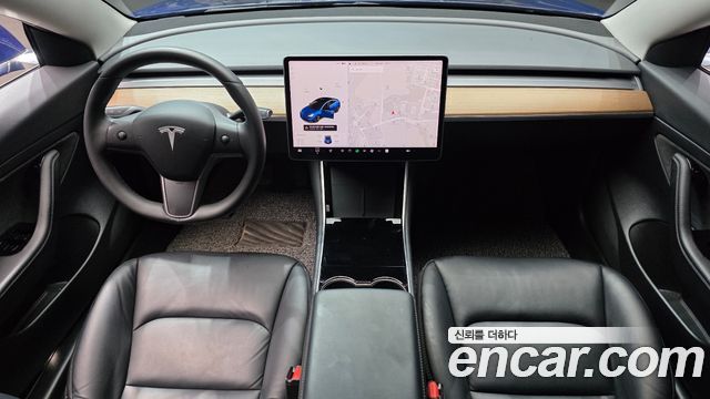 Tesla Model 3 — interior