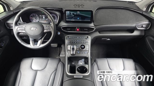 Hyundai Santa Fe — interior