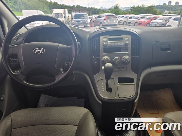 Hyundai Starex — interior