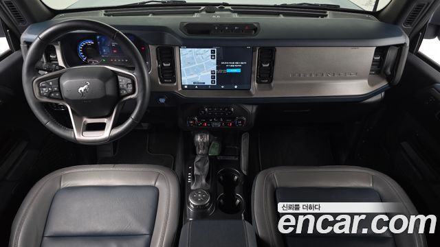 Ford Bronco — interior