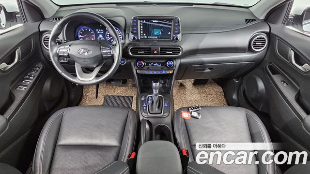 Hyundai Kona — interior