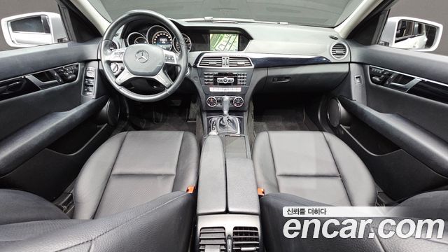 Mercedes-Benz C-Class — interior