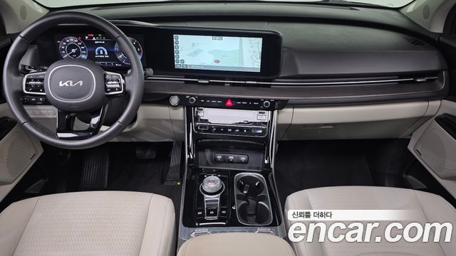 Kia Carnival — interior