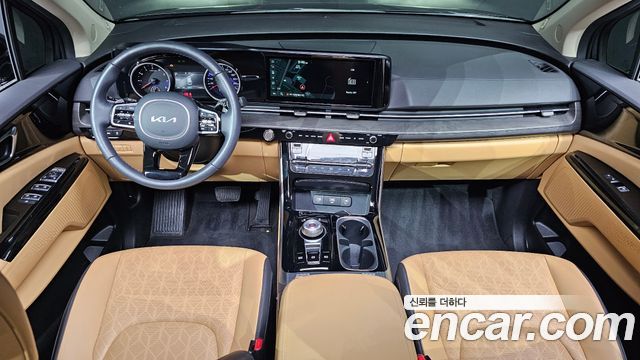 Kia Carnival — interior