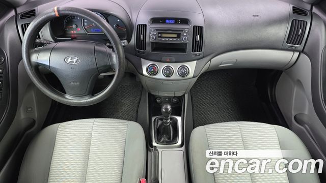 Hyundai Avante — interior