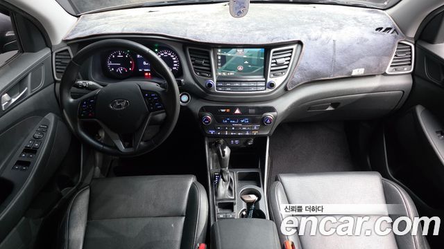 Hyundai Tucson — interior