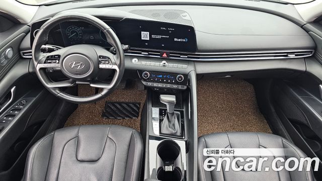 Hyundai Avante — interior