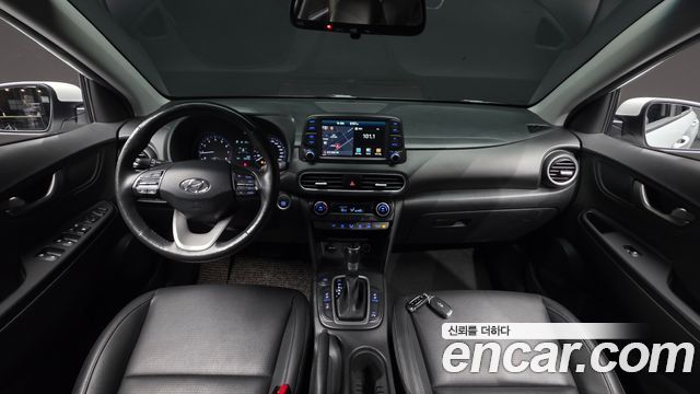 Hyundai Kona — interior