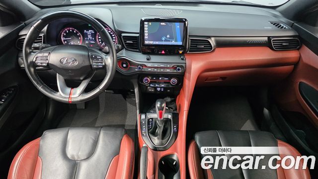 Hyundai Veloster — interior