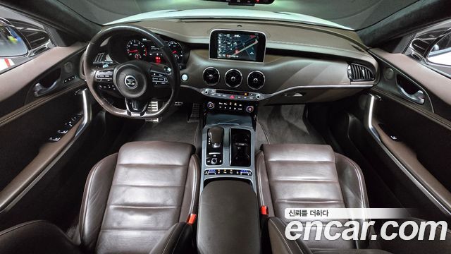 Kia Stinger — interior