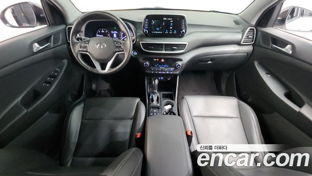 Hyundai Tucson — interior