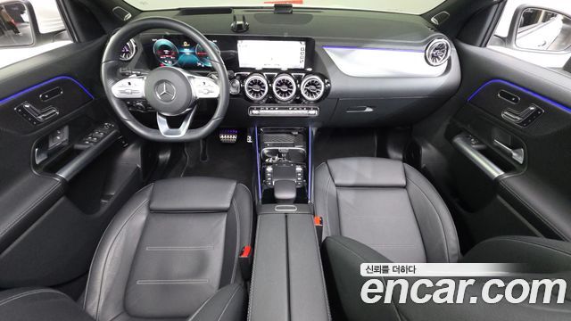 Mercedes-Benz EQA — interior