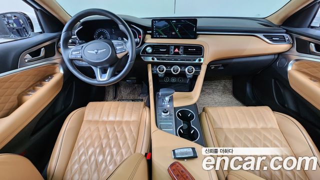 Genesis G70 — interior