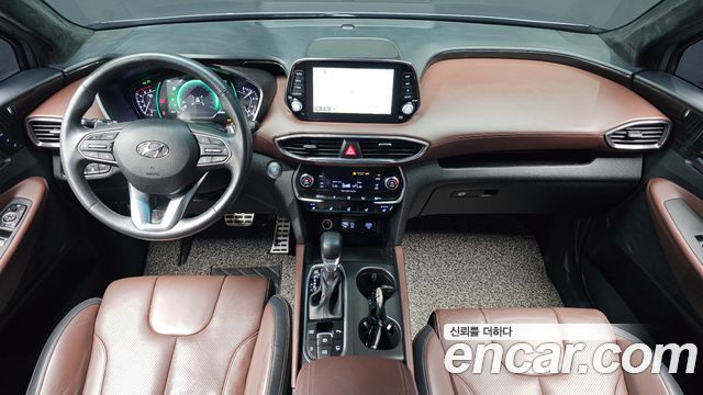 Hyundai Santa Fe — interior