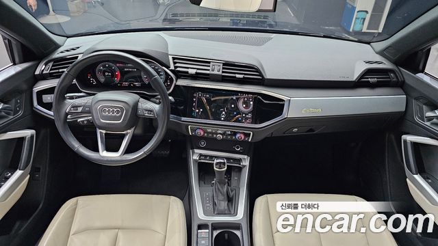 Audi Q3 — interior