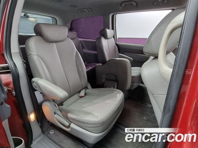 Kia Carnival — interior