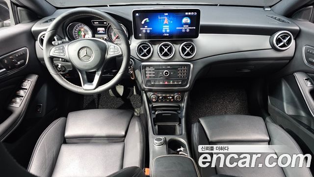 Mercedes-Benz CLA-Class — interior