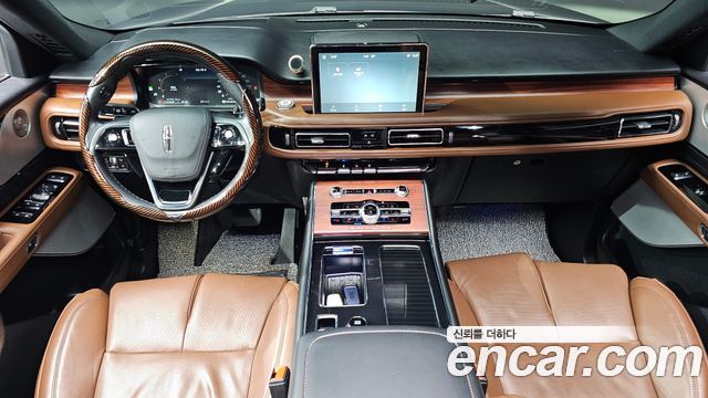Lincoln Aviator — interior