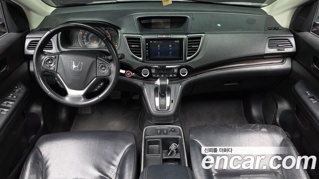 Honda CR-V — interior