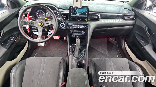 Hyundai Veloster — interior