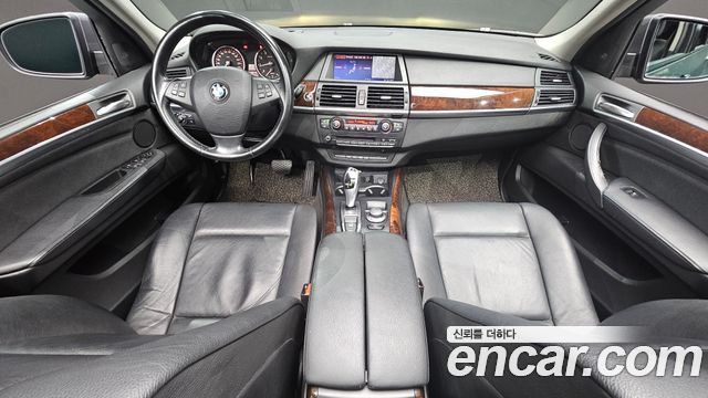BMW X5 — interior
