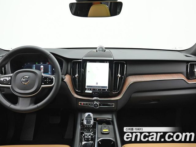 Volvo XC60 — interior