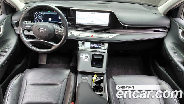 Hyundai Grandeur — interior