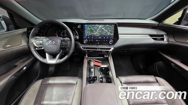 Lexus RX — interior
