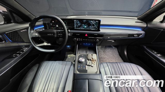 Kia K8 — interior