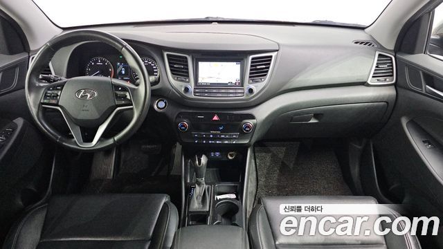 Hyundai Tucson — interior