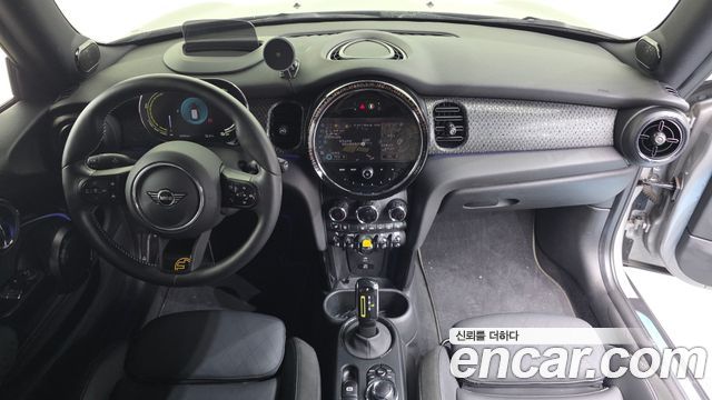 MINI Cooper — interior