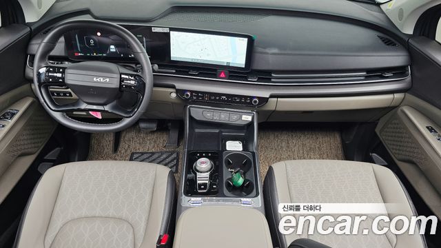 Kia Carnival — interior