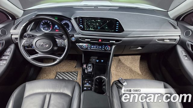 Hyundai Sonata — interior