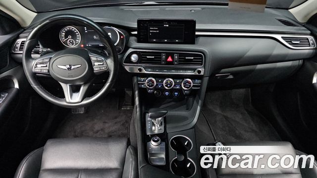 Genesis G70 — interior
