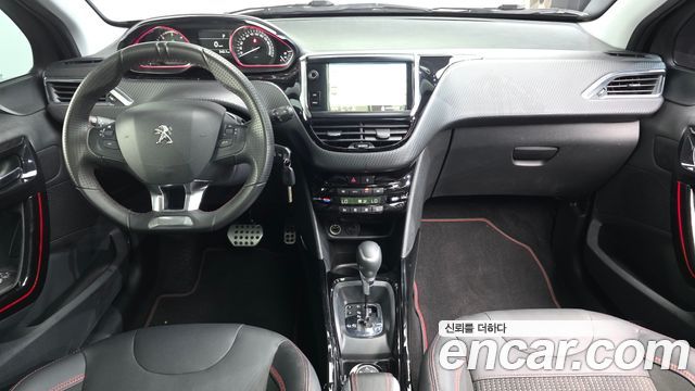 Peugeot 2008 — interior
