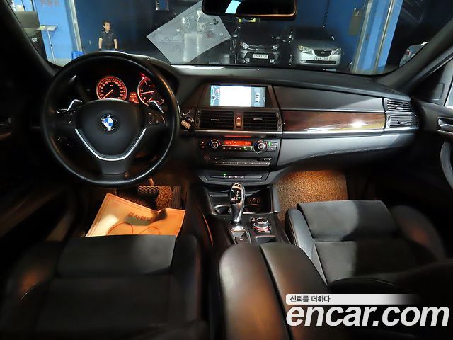 BMW X6 — interior