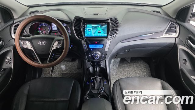 Hyundai Santa Fe — interior