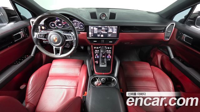 Porsche Cayenne — interior