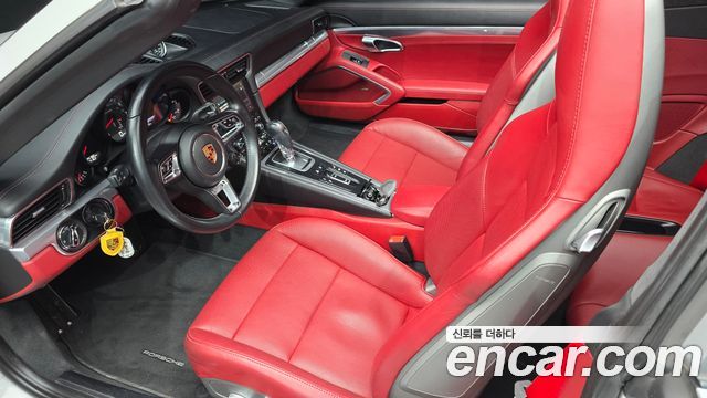 Porsche 911 — interior