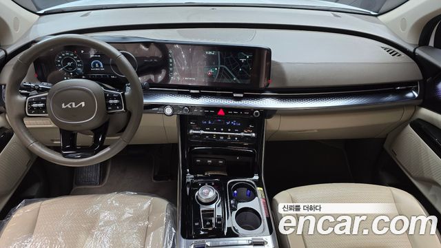 Kia Carnival — interior