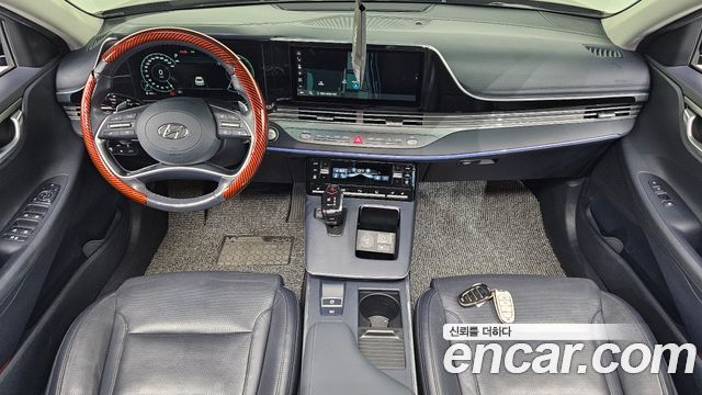 Hyundai Grandeur — interior