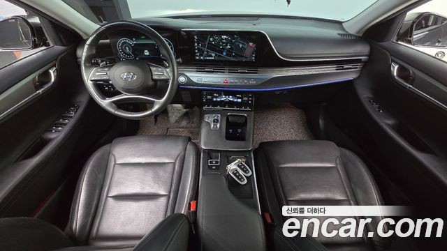 Hyundai Grandeur — interior